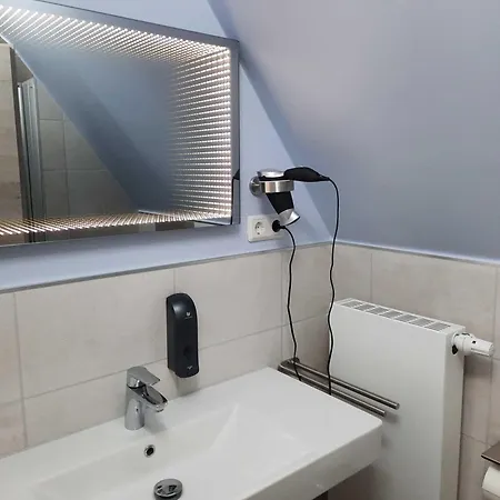 Seenlandoase Reppist مكان تخييم